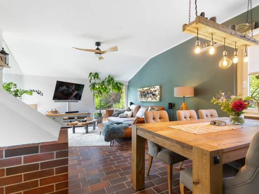 Einfamilienhaus zum Kauf 595.000 € 5 Zimmer 167 m² 1.047 m² Grundstück Bad Wildbad 75323