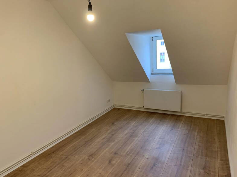 Wohnung zur Miete 760 € 4,5 Zimmer 82 m² Dachgeschoss, 3. Geschoss frei ab sofort Trauerberg Neustadt Brandenburg an der Havel 14776