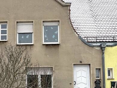 Doppelhaushälfte zum Kauf 40.000 € 3 Zimmer 71 m² 202 m² Grundstück Zschornewitz Zschornewitz 06791