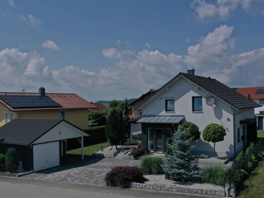 Einfamilienhaus zum Kauf 475.000 € 4 Zimmer 127 m² 808 m² Grundstück Winzer Winzer / Neßlbach 94577