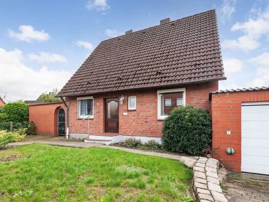 Haus zum Kauf provisionsfrei 275.000 € 4,5 Zimmer 112 m² 509 m² Grundstück frei ab sofort Zillestraße 16 Mölln 23879