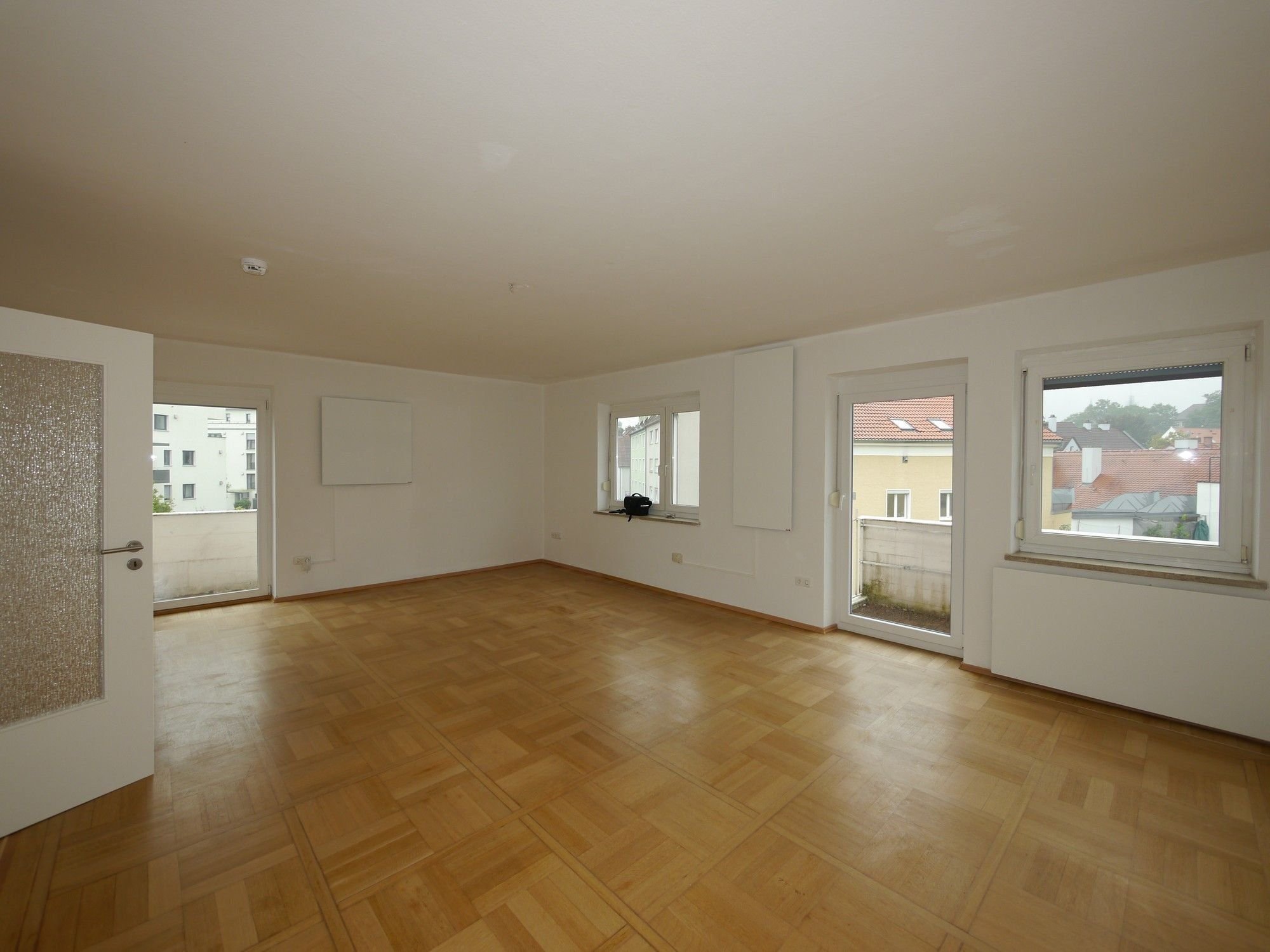 Wohnung zum Kauf 375.000 € 5 Zimmer 113 m²<br/>Wohnfläche 2.<br/>Geschoss ab sofort<br/>Verfügbarkeit Jakobervorstadt - Nord Augsburg 86153