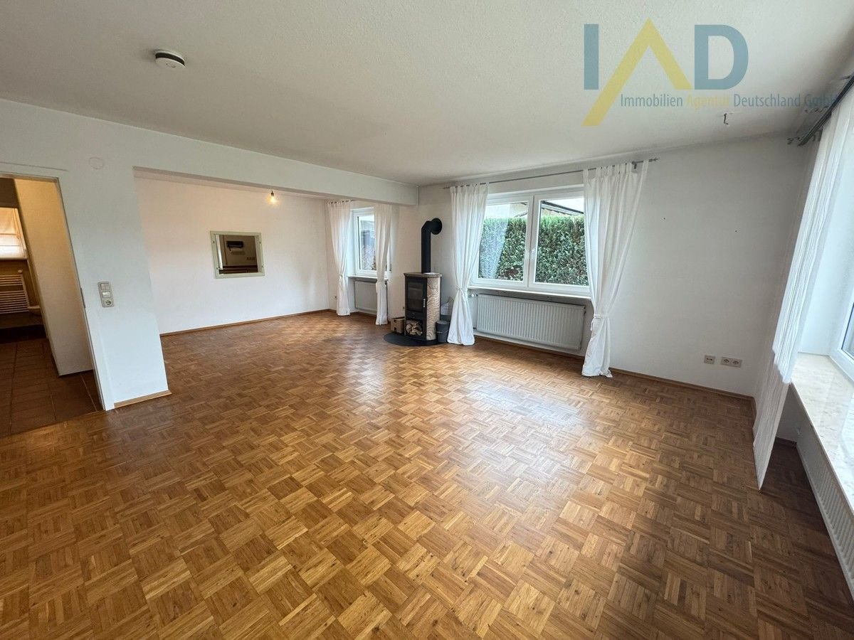 Einfamilienhaus zum Kauf 630.000 € 9 Zimmer 184 m²<br/>Wohnfläche 594 m²<br/>Grundstück Gundelsheim 96163