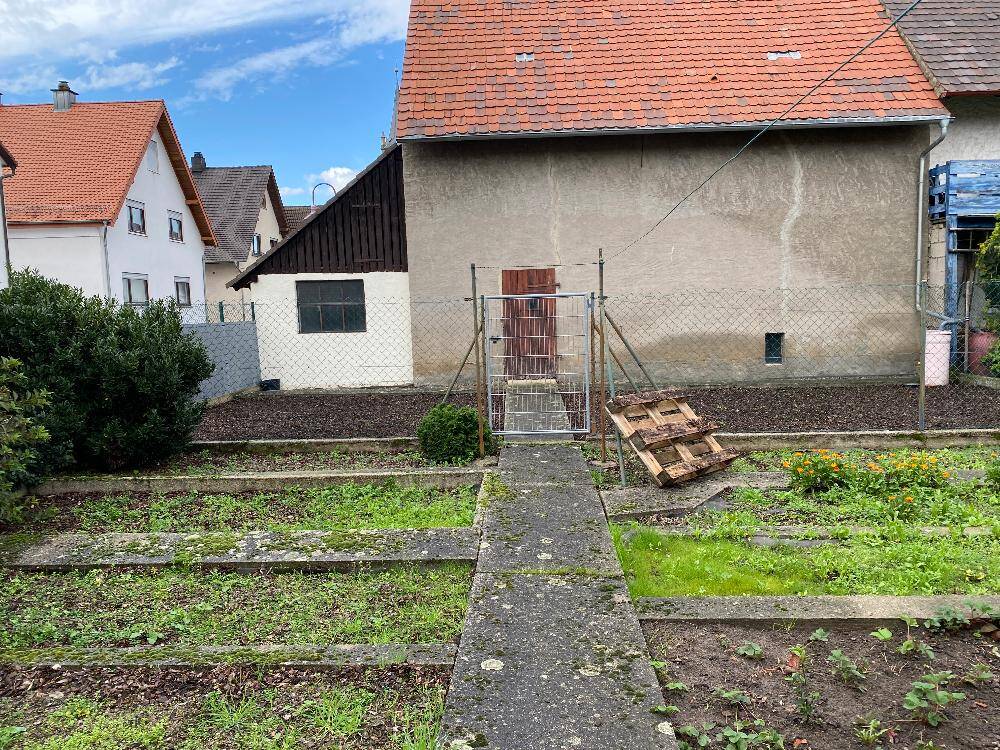 Immobilie in Karlsdorf-Neuthard - ### Zweifamilienhaus mit Nebengebäuden und Scheune ### - Bild 3