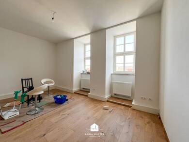 Wohnung zur Miete 330 € 1,5 Zimmer 47,9 m² EG frei ab sofort Platz der Freiheit 13 Weida Weida 07570