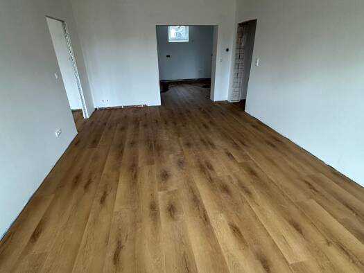 WG-Zimmer zur Miete 1.300 € 4 Zimmer 115 m² Geschoss -1/3 frei ab sofort Mozartstraße 1 Veitshöchheim 97209