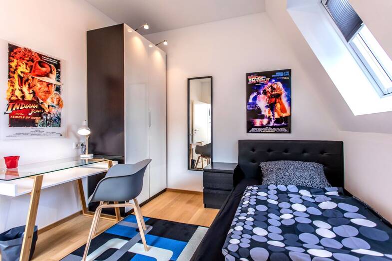WG-Zimmer zur Miete Wohnen auf Zeit 600 € 24 m² Dachgeschoss, 5. Geschoss frei ab sofort Münchener Straße 00 Bahnhofsviertel Frankfurt am Main 60329