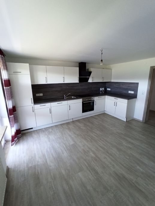 Wohnung zur Miete 700 € 3 Zimmer 98 m²<br/>Wohnfläche 2.<br/>Geschoss 01.11.2024<br/>Verfügbarkeit Hutthurm Hutthurm 94116