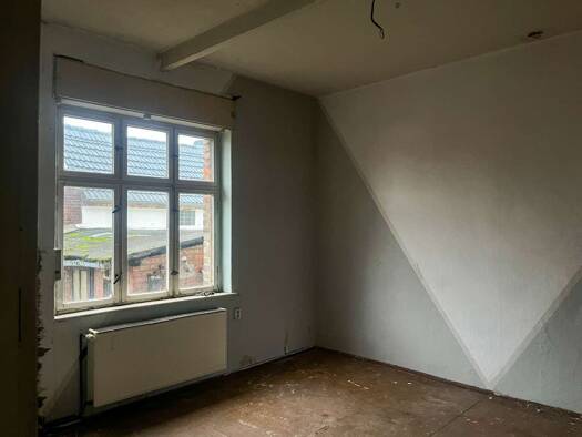 Reihenmittelhaus zum Kauf 35.000 € 9 Zimmer 168 m² 293 m² Grundstück Aken 06385