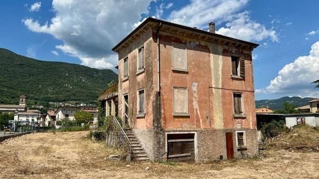 Villa zum Kauf 440.000 € 11 Zimmer 250 m² 1.100 m² Grundstück Caprino Veronese 37013