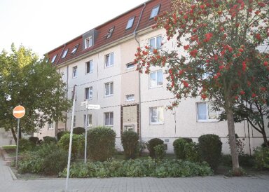 Wohnung zur Miete 261 € 2 Zimmer 55,5 m² 3. Geschoss frei ab 01.04.2025 Magdeburger Straße 42 Oschersleben Oschersleben 39387