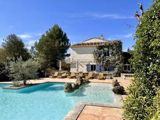 Einfamilienhaus zum Kauf provisionsfrei 679.000 € 10 Zimmer 350 m² 4.240 m² Grundstück Cheval-Blanc 84300