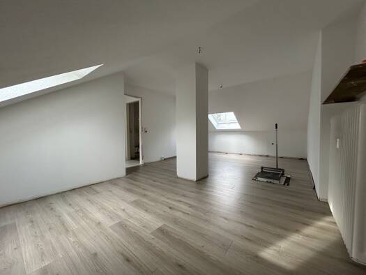 Wohnung zur Miete 525 € 2 Zimmer 50 m² 4. Geschoss frei ab sofort Rennbahnstraße 81 Reichelsdorfer Keller Nürnberg 90453
