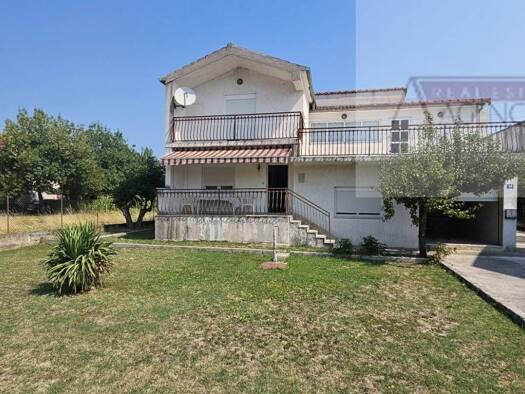 Haus zur Miete 1.100 € 8 Zimmer 300 m² Donji Proložac