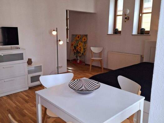 Wohnung zur Miete auf Zeit 1.250 € 1 Zimmer 35 m² frei ab 01.11.2026 Innenstadt Rosenheim 83022