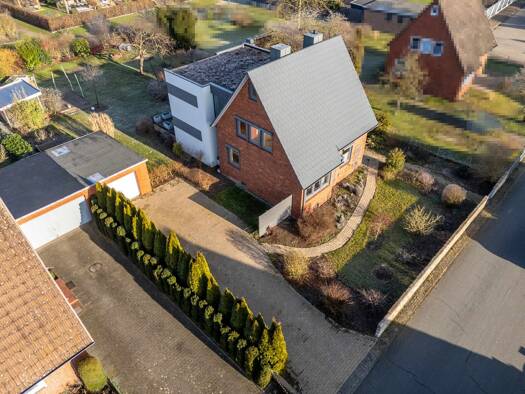 Einfamilienhaus zum Kauf 700.000 € 8 Zimmer 163,5 m² 1.097 m² Grundstück Adendorf 21365