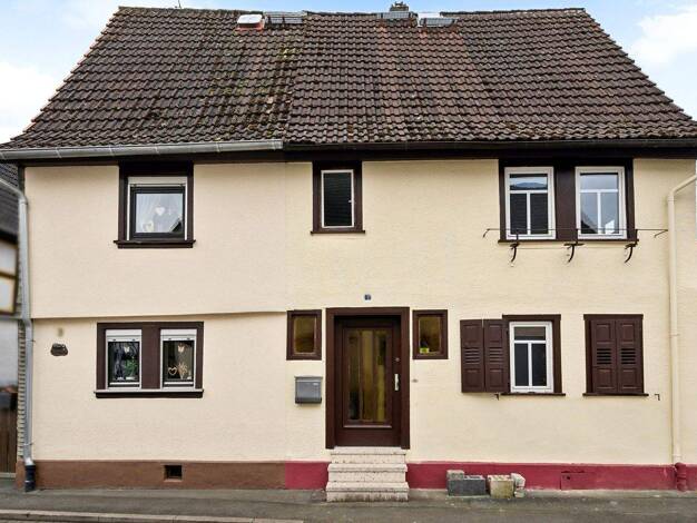Einfamilienhaus zum Kauf 189.000 € 4 Zimmer 170 m² 200 m² Grundstück Stammheim Florstadt 61197