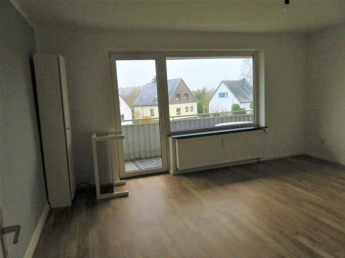 Wohnung zur Miete 390 € 2 Zimmer 49,9 m²<br/>Wohnfläche 1.<br/>Geschoss 01.02.2025<br/>Verfügbarkeit Segeberger Chaussee 4b Ahrensbök Ahrensbök 23623