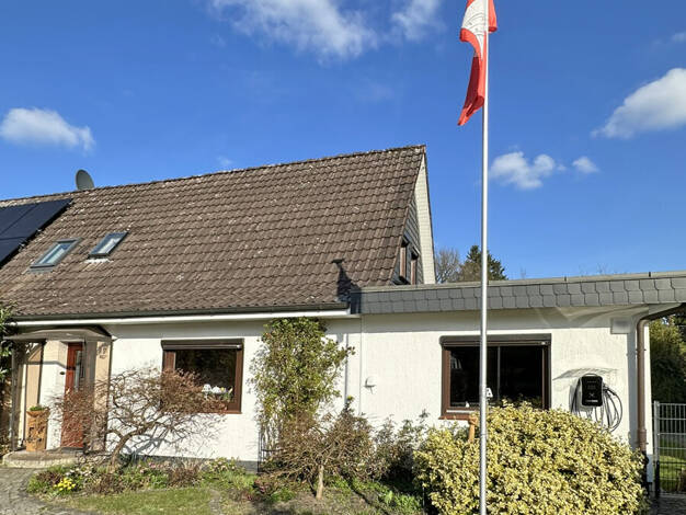 Doppelhaushälfte zum Kauf 450.000 € 3 Zimmer 97,2 m² 537 m² Grundstück Lurup Hamburg 22547