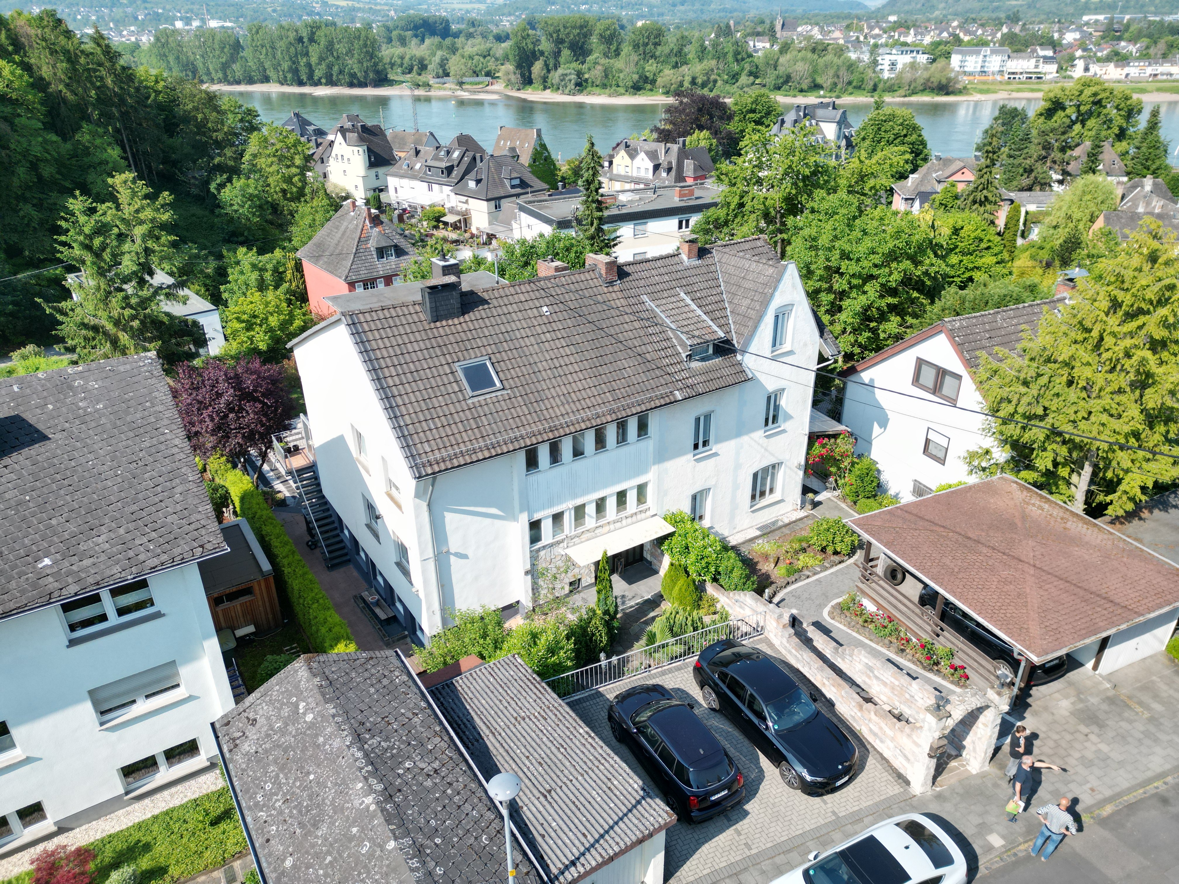 Mehrfamilienhaus zum Kauf 695.000 € 12 Zimmer 347 m²<br/>Wohnfläche 600 m²<br/>Grundstück ab sofort<br/>Verfügbarkeit Linz Linz am Rhein 53545