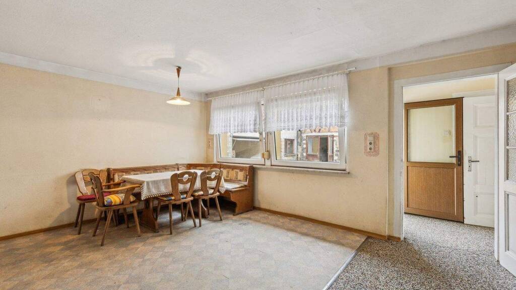 Einfamilienhaus zum Kauf 269.000 € 7 Zimmer 169,5 m² 2.740 m² Grundstück Wetterfeld Laubach 35321