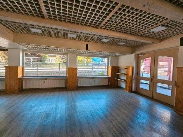 Verkaufsfläche zur Miete provisionsfrei 990 € 65 m² Verkaufsfläche teilbar ab 40 m² Kirchplatz Reit im Winkl Reit im Winkl 83242
