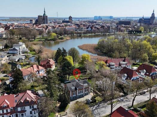 Villa zur Miete 13 Zimmer 440 m² 1.408 m² Grundstück Knieper Stralsund 18439