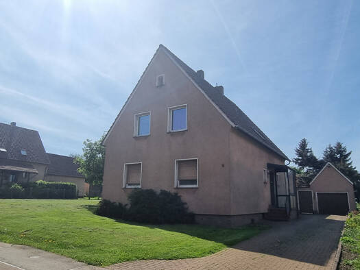 Einfamilienhaus zum Kauf 185.000 € 6 Zimmer 200 m² 2.500 m² Grundstück Porta Westfalica 32457