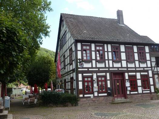 Gewerbeobjekt zum Kauf als Kapitalanlage geeignet 215.000 € 10 Zimmer 273 m² 173 m² Grundstück Bodenwerder 37619