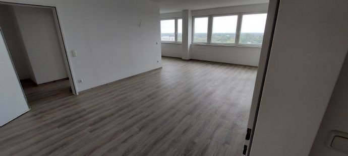 Wohnung zur Miete 612 € 2 Zimmer 68 m²<br/>Wohnfläche 1.<br/>Geschoss 01.01.2025<br/>Verfügbarkeit Hanielstr. 36 - 38 Hochheide Duisburg 47198