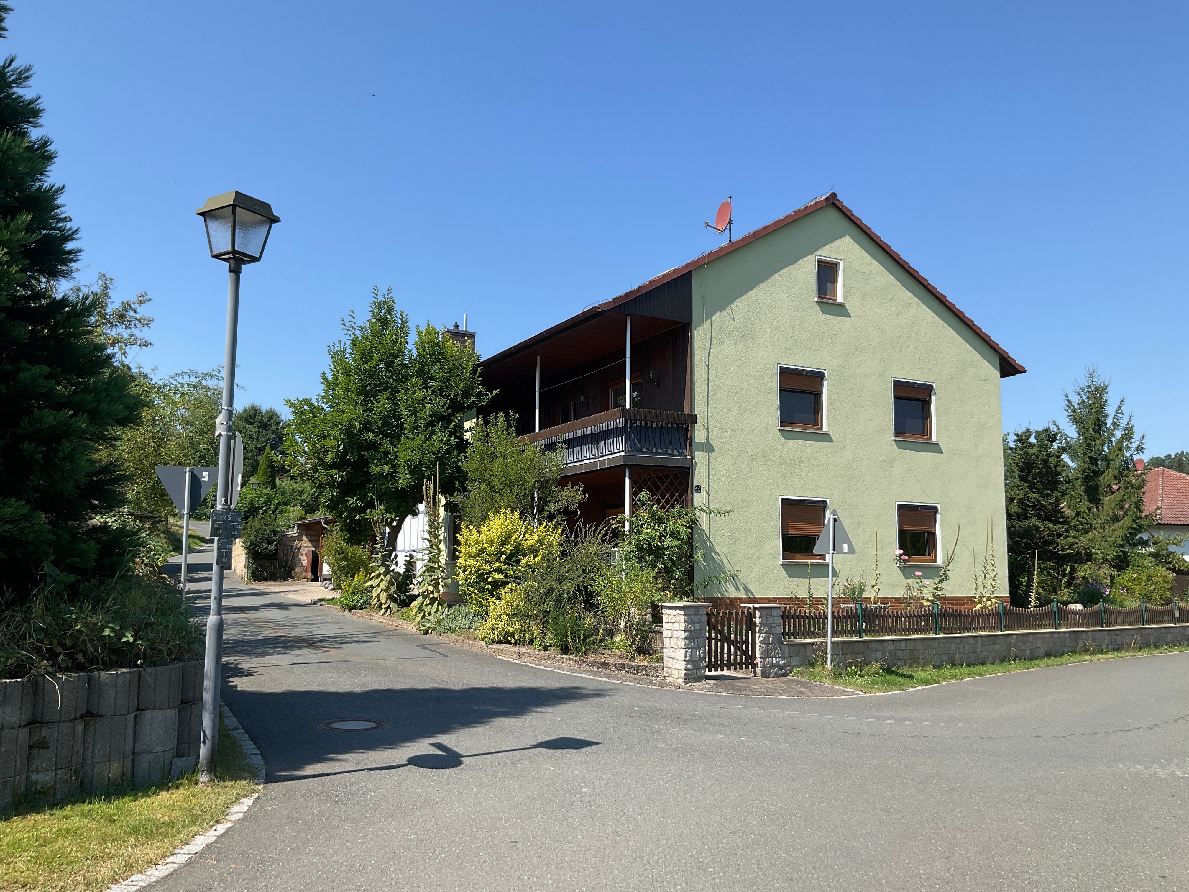 Mehrfamilienhaus zum Kauf als Kapitalanlage geeignet 395.000 € 10 Zimmer 296,5 m²<br/>Wohnfläche 1.419 m²<br/>Grundstück Schönsreuth Lichtenfels 96215