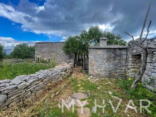 Haus zum Kauf 250.000 € 2 Zimmer 10.000 m² Sućuraj