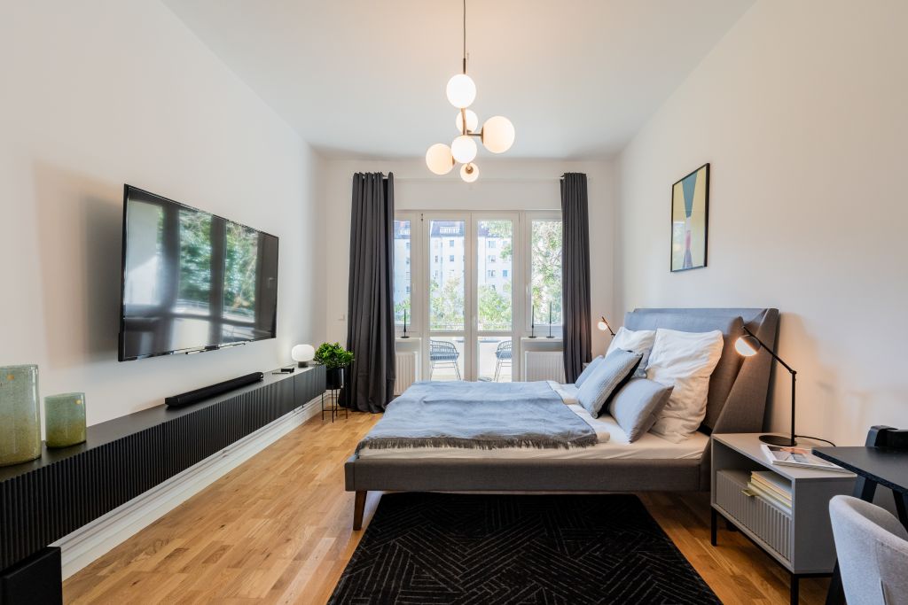 Wohnung zur Miete Wohnen auf Zeit 1.990 € 2 Zimmer 50 m²<br/>Wohnfläche 14.10.2024<br/>Verfügbarkeit Pflügerstraße Neukölln Berlin 12047