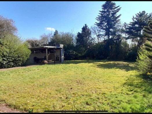 Einfamilienhaus zum Kauf 295.000 € 7 Zimmer 215 m² 1.384 m² Grundstück Zetel 26340