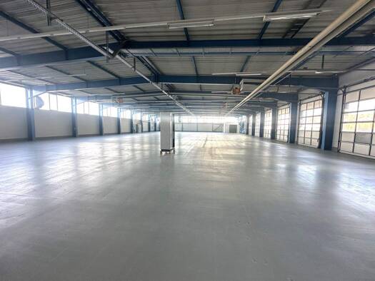 Logistikzentrum zur Miete provisionsfrei 5,15 € 1.800 m² Lagerfläche Pleißa Limbach-Oberfrohna 09212