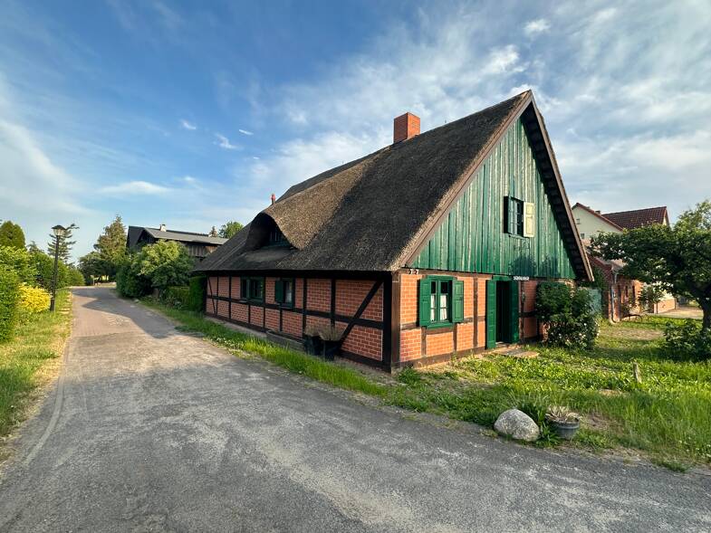 Einfamilienhaus zum Kauf 350.000 € 4 Zimmer 190 m² 1.380 m² Grundstück Dorfstraße 26 Wuschewier Neutrebbin 15320