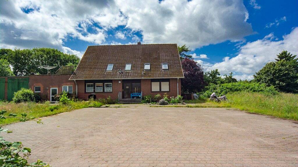 Mehrfamilienhaus zum Kauf als Kapitalanlage geeignet 595.000 € 15 Zimmer 245 m² 7.700 m² Grundstück Groß Grönau 23627