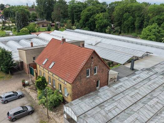 Haus zum Kauf 249.000 € 7 Zimmer 215 m² 7.231 m² Grundstück Wulfen 06386