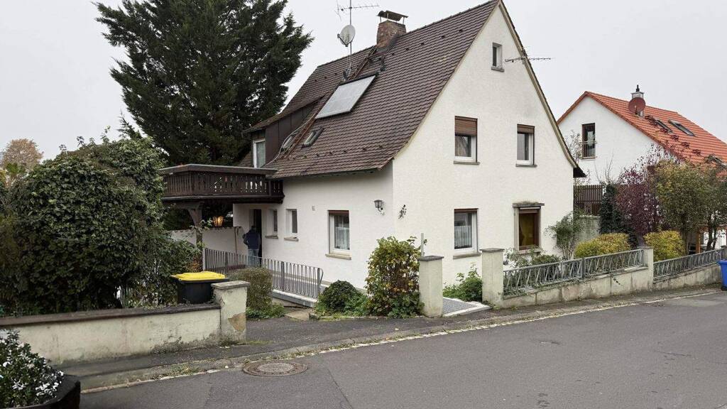 Einfamilienhaus zum Kauf 369.000 € 4 Zimmer 110 m² 417 m² Grundstück Eisingen 97249