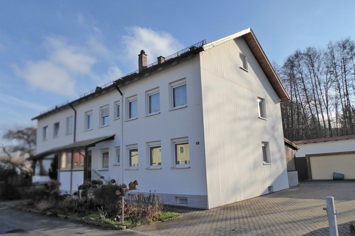 Doppelhaushälfte zum Kauf 265.000 € 8 Zimmer 141 m²<br/>Wohnfläche 1.107 m²<br/>Grundstück Weidenberg Weidenberg 95466