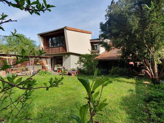 Haus zum Kauf 890.000 € 18 Zimmer 419,9 m² 922 m² Grundstück Kandern 79400