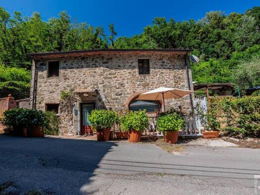Bauernhaus zum Kauf 249.000 € 2 Zimmer 140 m² 800 m² Grundstück frei ab sofort Villa Basilica 55019