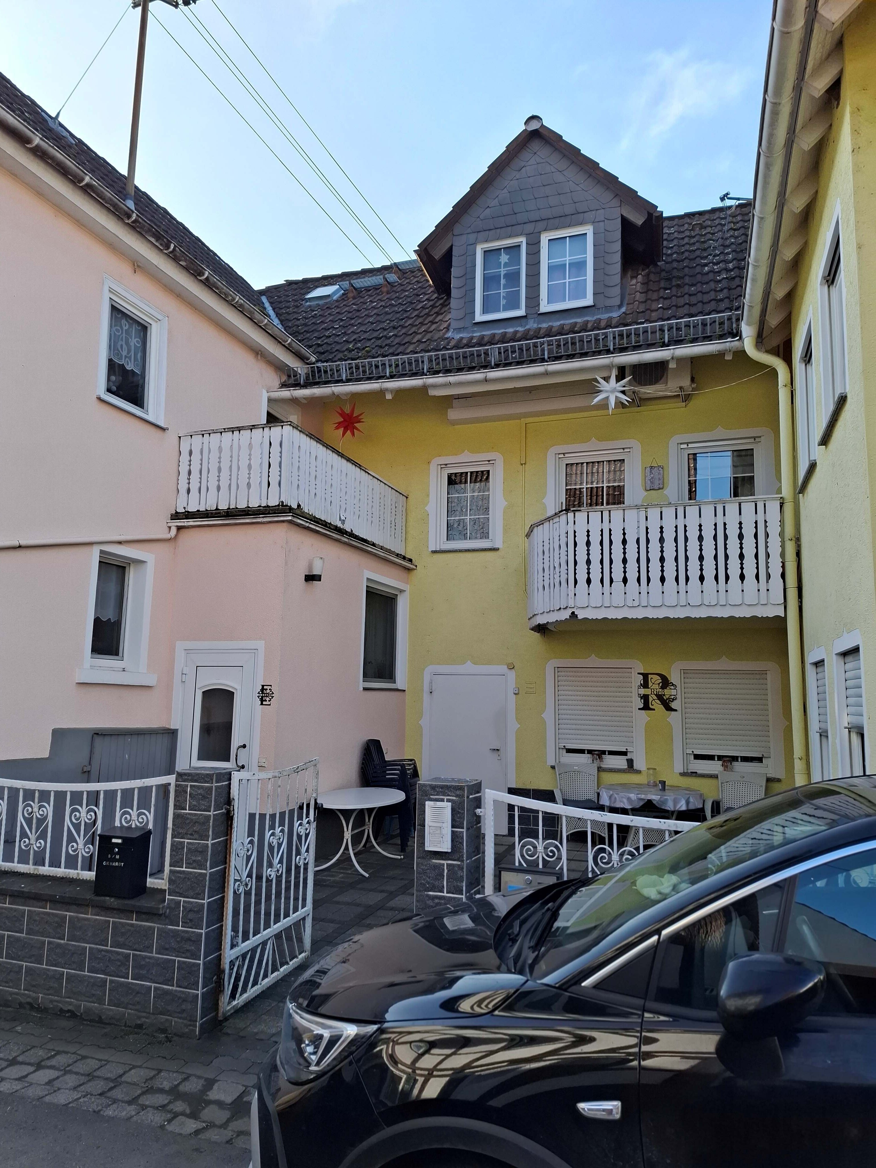 Haus zum Kauf 469.000 € 13 Zimmer 355 m²<br/>Wohnfläche 250 m²<br/>Grundstück Dauernheim Ranstadt 63691