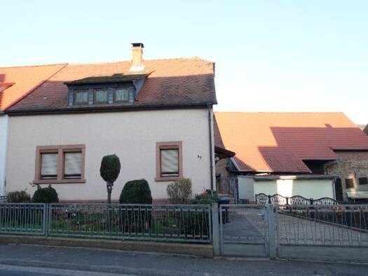 Doppelhaushälfte zum Kauf 189.000 € 6 Zimmer 130 m² 651 m² Grundstück Trennfurt Klingenberg am Main 63911