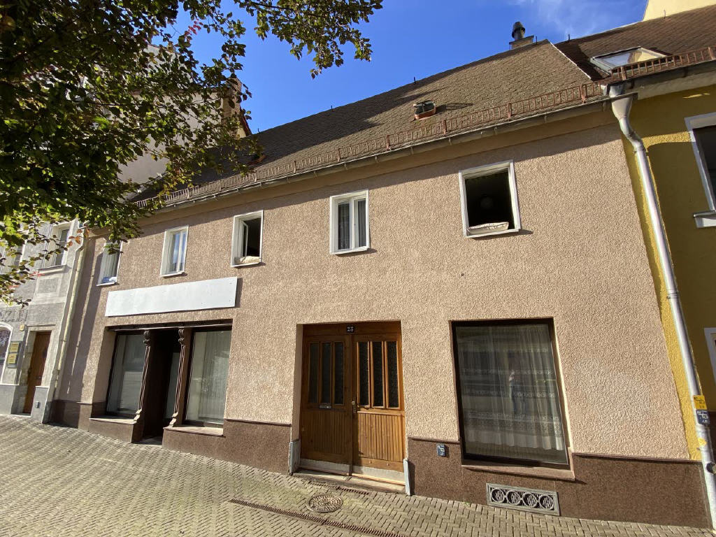 Einfamilienhaus zum Kauf 70.000 € 6 Zimmer 123 m²<br/>Wohnfläche 540 m²<br/>Grundstück Altriesa Riesa 01589