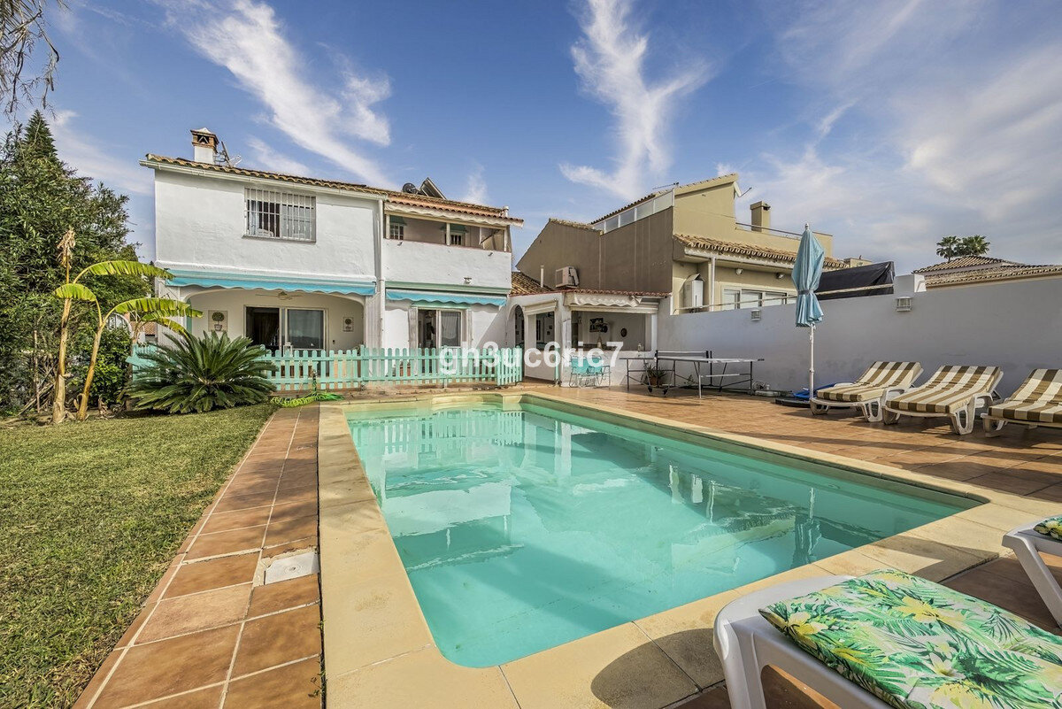 Villa zum Kauf 650.000 € 6 Zimmer 167 m²<br/>Wohnfläche 448 m²<br/>Grundstück Mijas Costa 29649