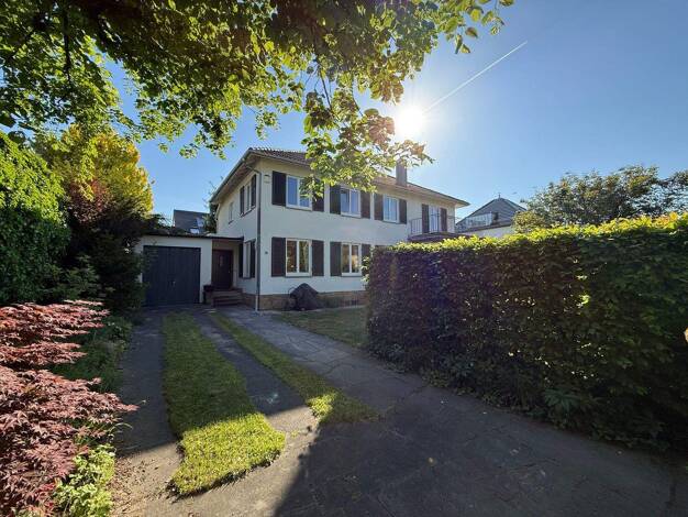 Einfamilienhaus zur Miete 5.200 € 6 Zimmer 201 m² 596 m² Grundstück frei ab 01.05.2026 Sillenbuch Stuttgart 70619