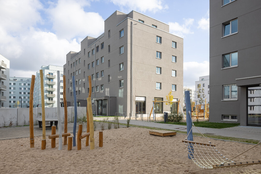 Wohnung zur Miete 1.327 € 4 Zimmer 84,3 m²<br/>Wohnfläche 1.<br/>Geschoss ab sofort<br/>Verfügbarkeit Zossener Straße 146 Hellersdorf Berlin 12629