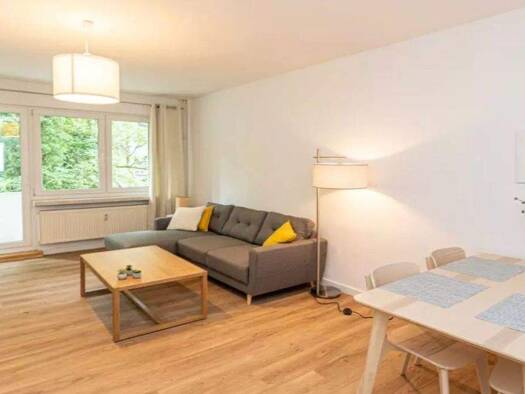 Wohnung zur Miete 700 € 2 Zimmer 87 m² frei ab sofort Albert-Maier-Straße 22 Friedrichshafen 88045