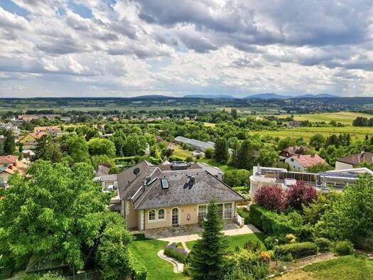 Villa zum Kauf 1.980.000 € 5,5 Zimmer 435,6 m² 2.470 m² Grundstück Bad Vöslau 2540